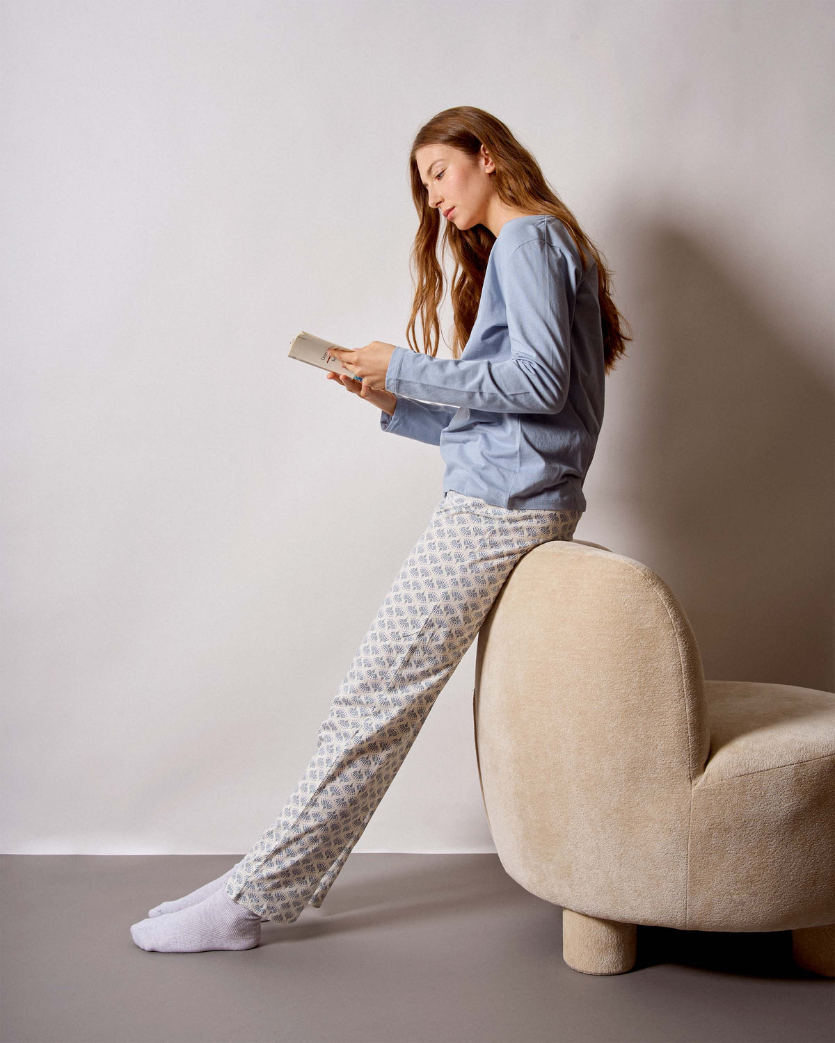 Pigiama lungo in cotone con scollo a v, arubi blu