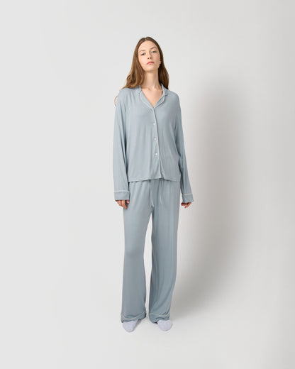 Pijama comprido tipo camisa em viscose malha azul água