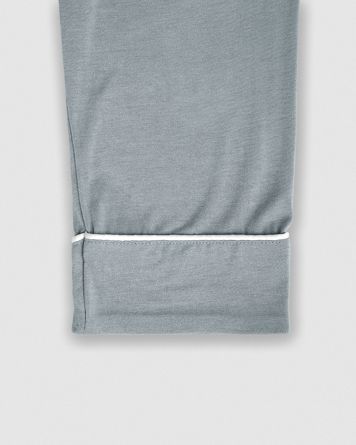 Pijama comprido tipo camisa em viscose malha azul água