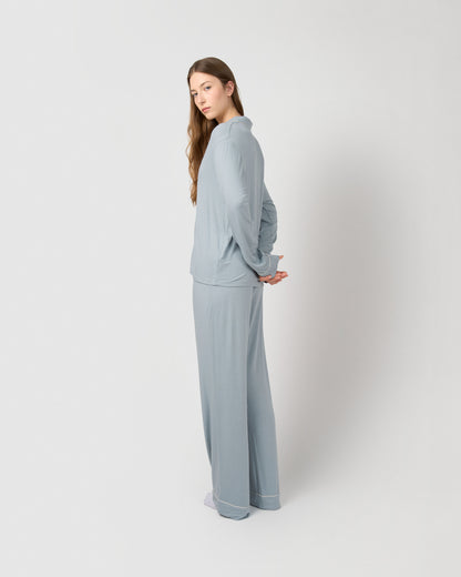 Pijama comprido tipo camisa em viscose malha azul água