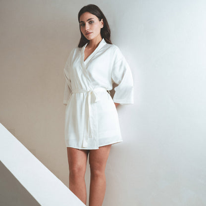 Robe curta de cetim para mulher Friday Solid Natural