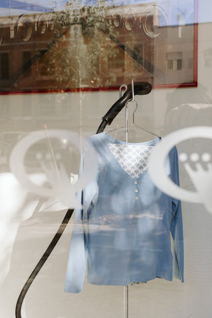 Pigiama lungo in cotone con scollo a v, arubi blu